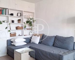 Living room of Flat to rent in  Madrid Capital  with Air Conditioner, Heating and Private garden