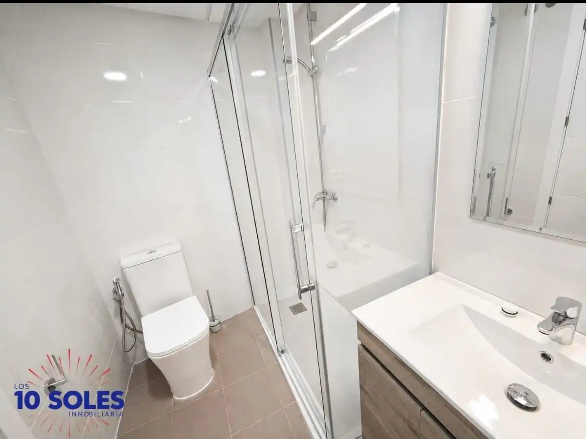 Bany de Apartament de lloguer en Orihuela amb Moblat
