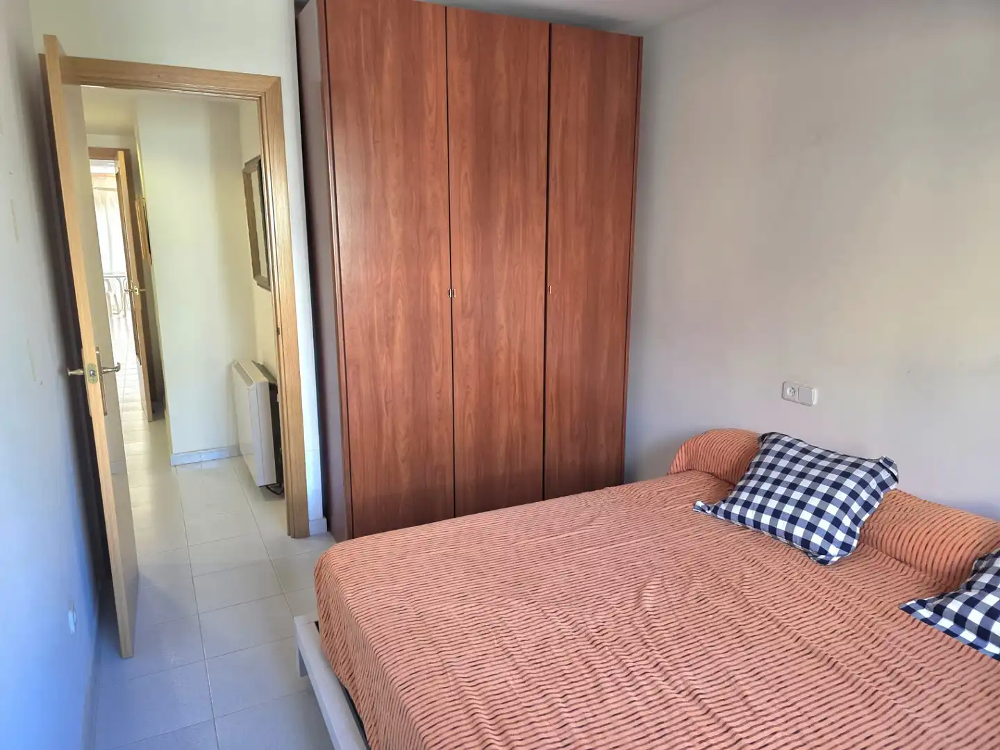 Schlafzimmer von Wohnung zum Verkauf in Calella mit Klimaanlage, Heizung und Balkon