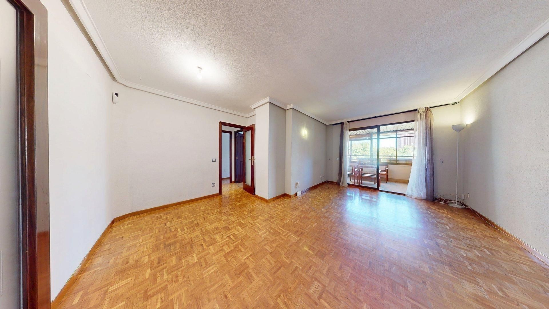 Sala de estar de Piso en venta en  Madrid Capital con Calefacción y Terraza