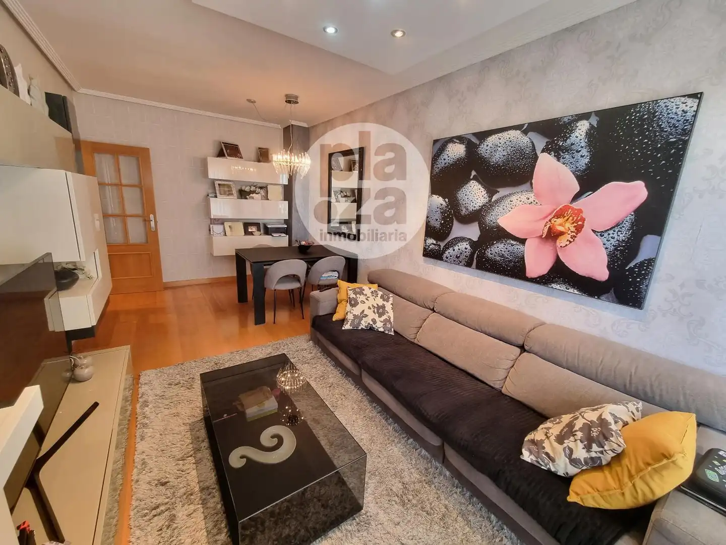 Sala de estar de Piso en venta en Burgos con Calefacción, Terraza y Trastero