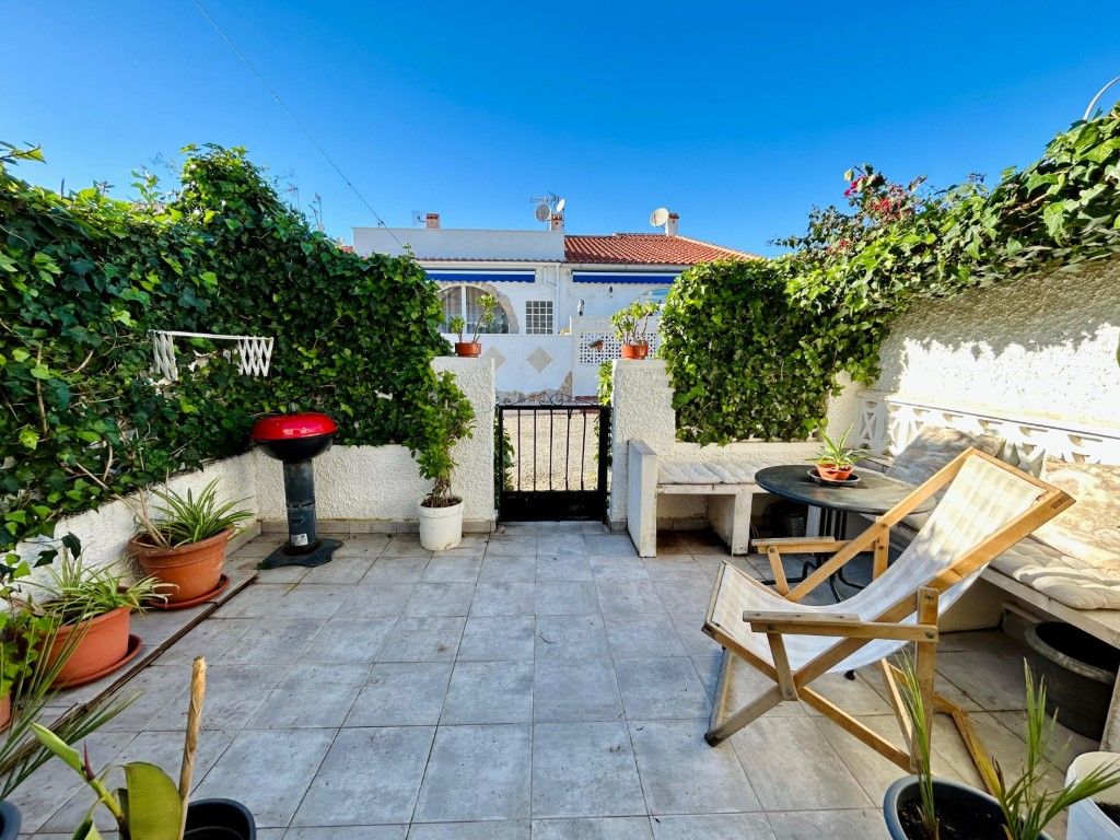 Jardín de Casa adosada en venta en Torrevieja con Aire acondicionado