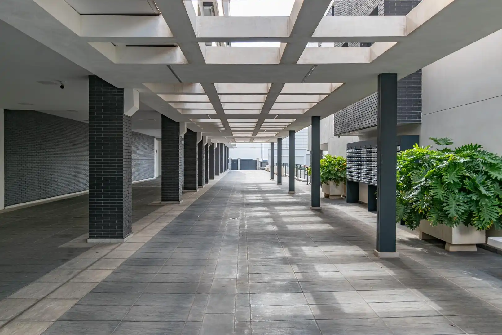Vista exterior de Piso en venta en Armilla con Calefacción, Terraza y Trastero