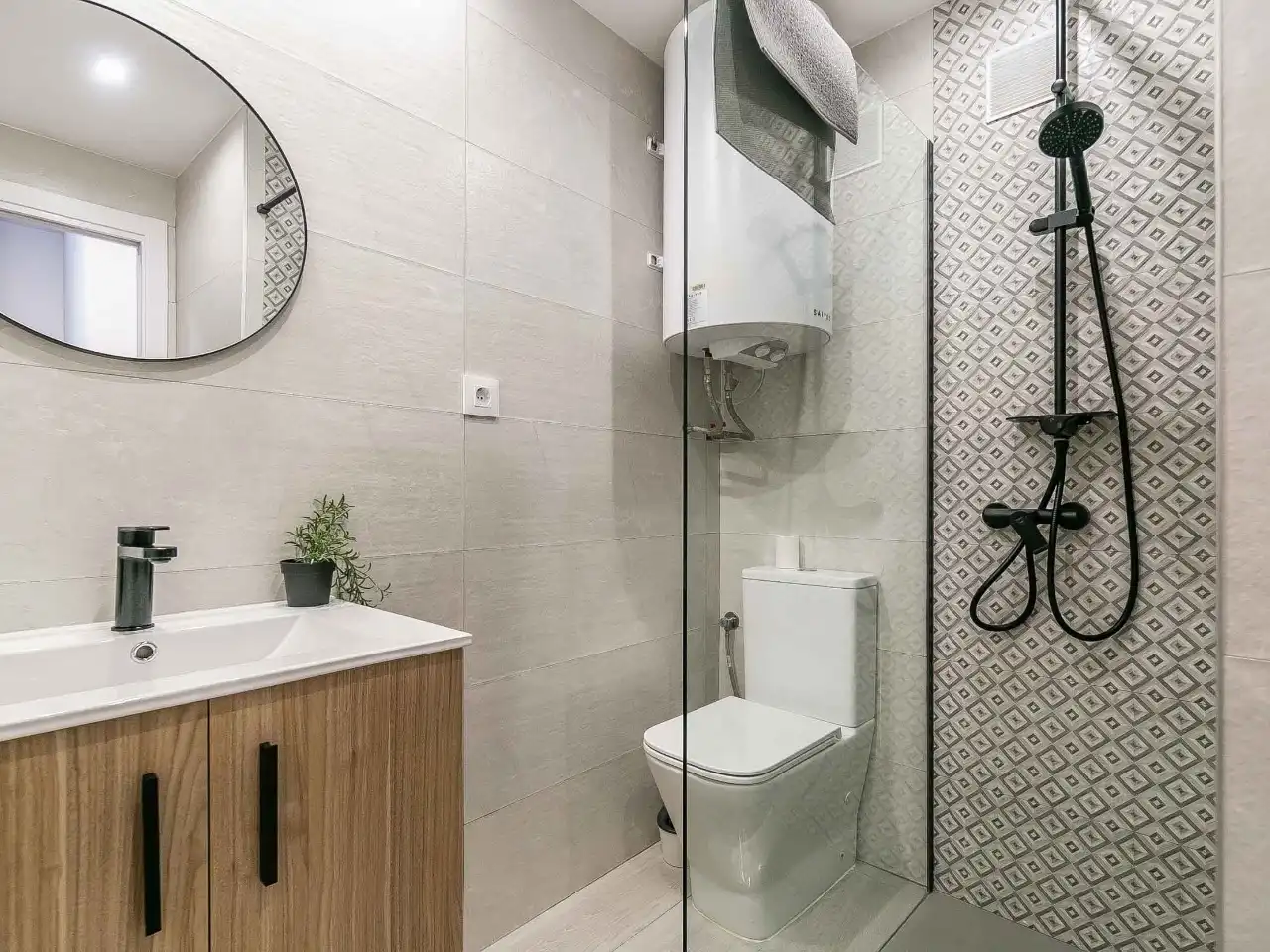 Baño de Piso de alquiler en Torremolinos con Aire acondicionado y Balcón