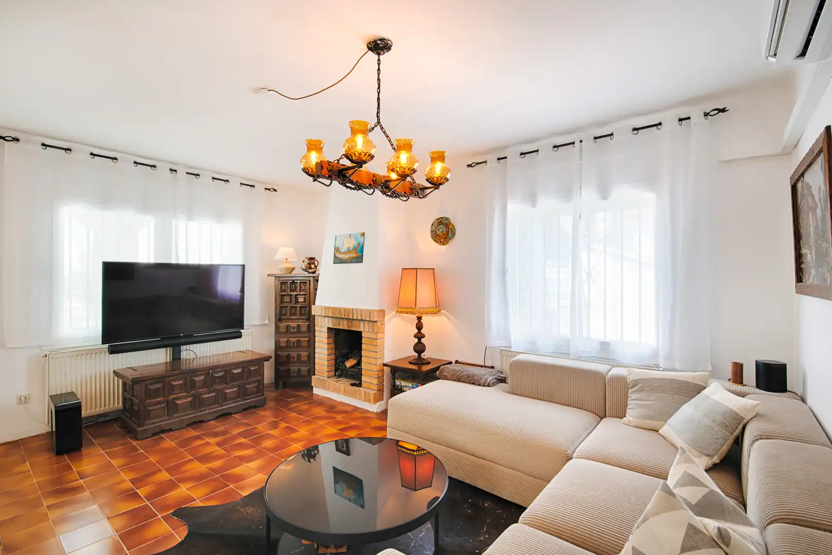 Living room of Houses for sale in Empuriabrava  with Air Conditioner and Private garden