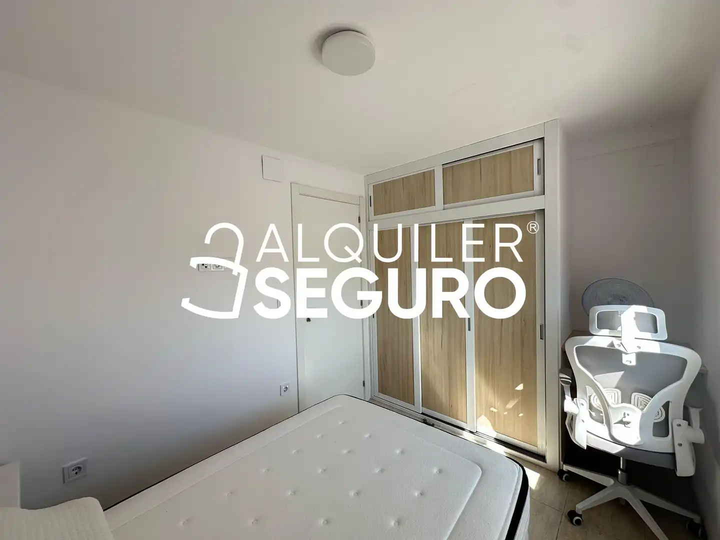 Habitación de Piso de alquiler en Madrid con Aire acondicionado, Calefacción y Amueblado