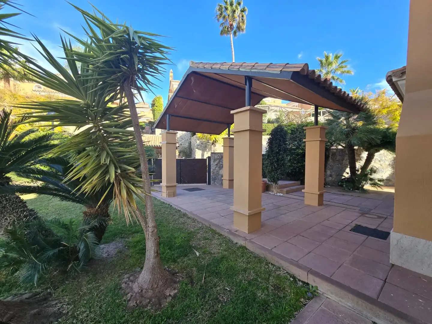 Terraza de Casa adosada en venta en Marbella con Aire acondicionado, Jardín privado y Domótica