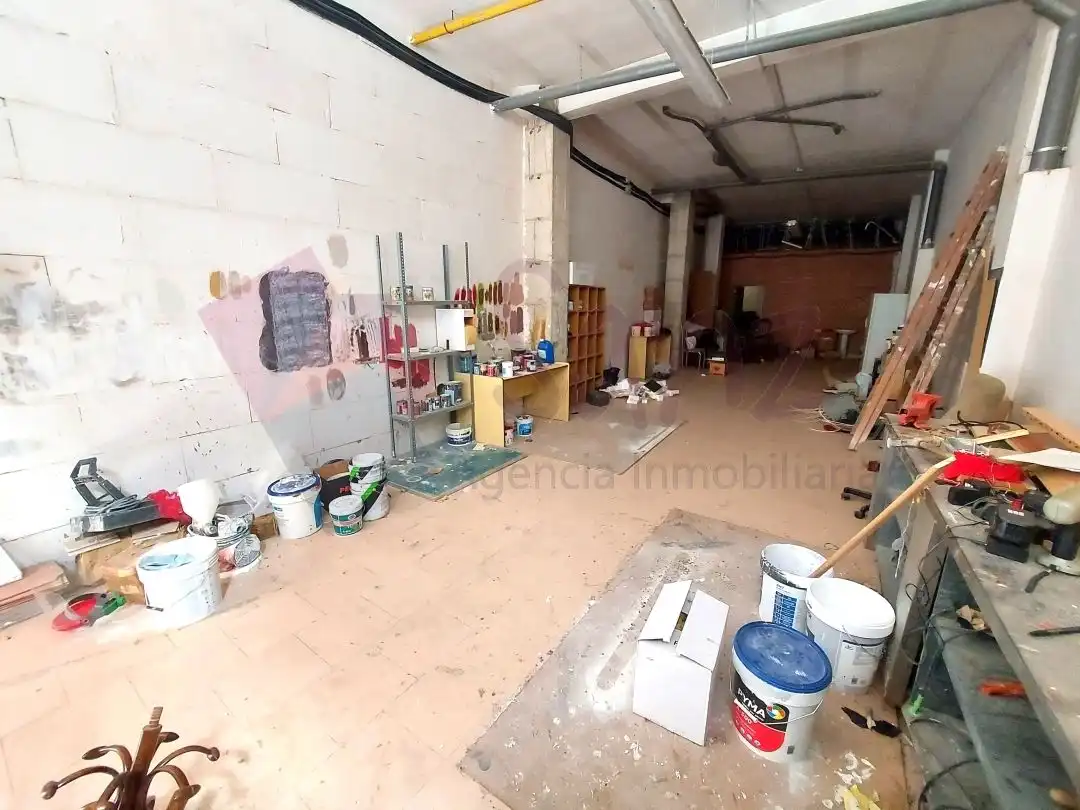 Local comercial en venta en Calle Luis Barrón