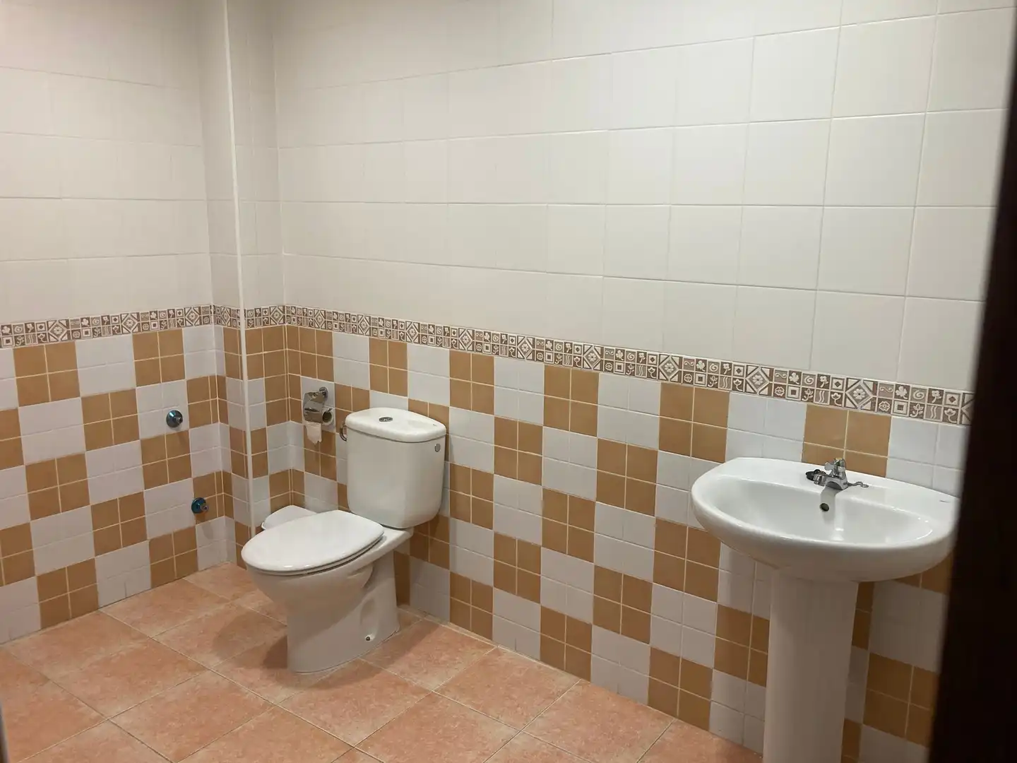 Local de alquiler en Avenida Libertad, 8, La Algaba