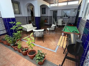 Casa aparellada en venda a Castilleja de Guzmán