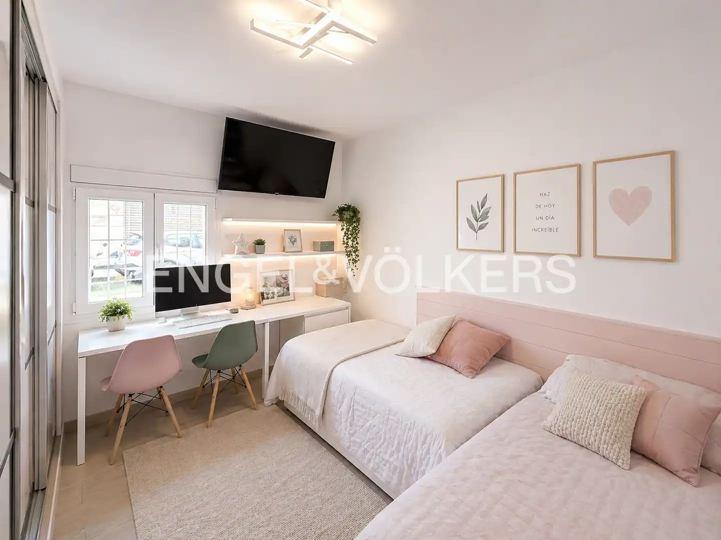 Dormitori de Apartament en venda en Sant Joan Despí amb Aire condicionat, Calefacció i Moblat