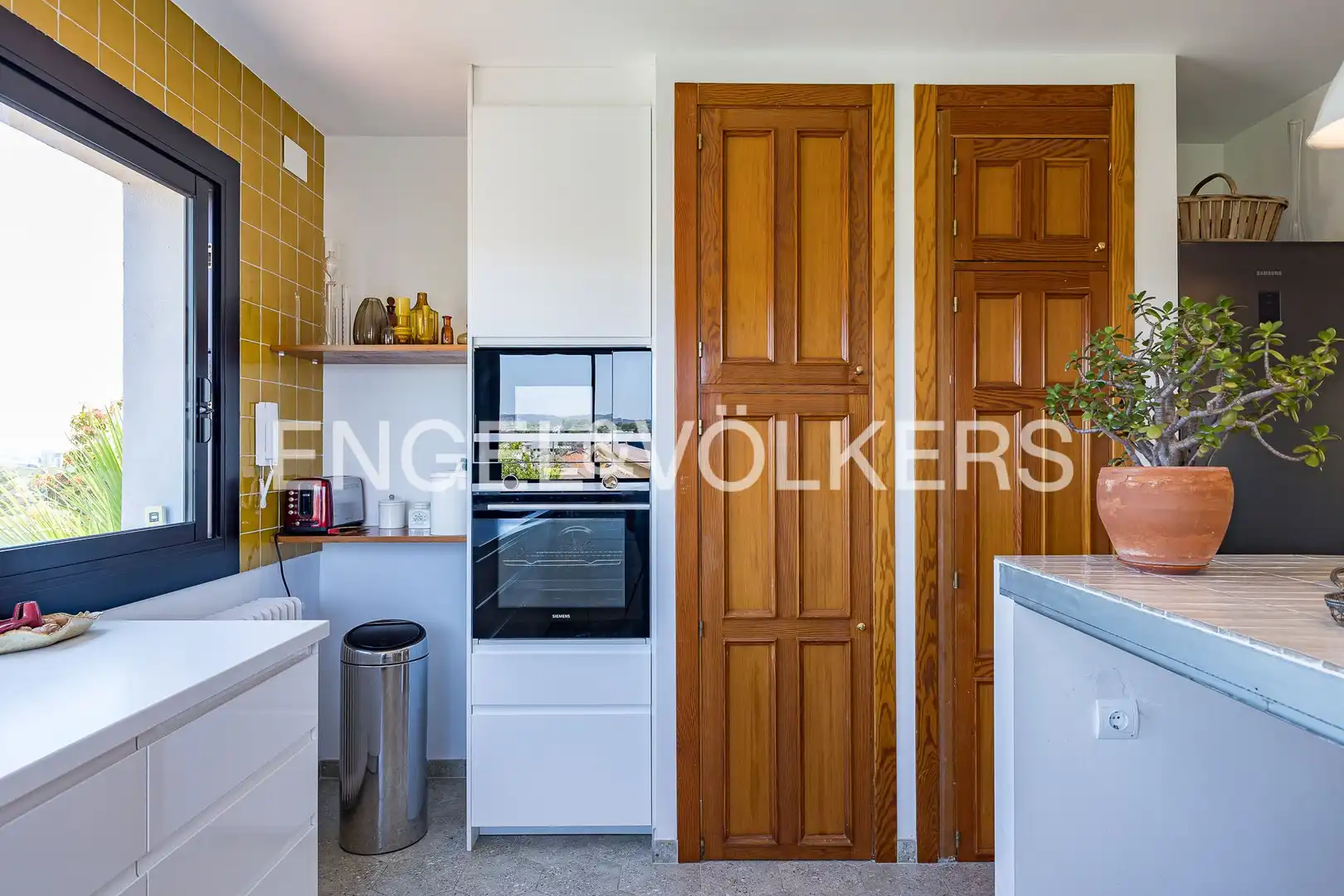 Cocina de Finca rústica en venta en Vilanova i la Geltrú con Calefacción, Jardín privado y Terraza
