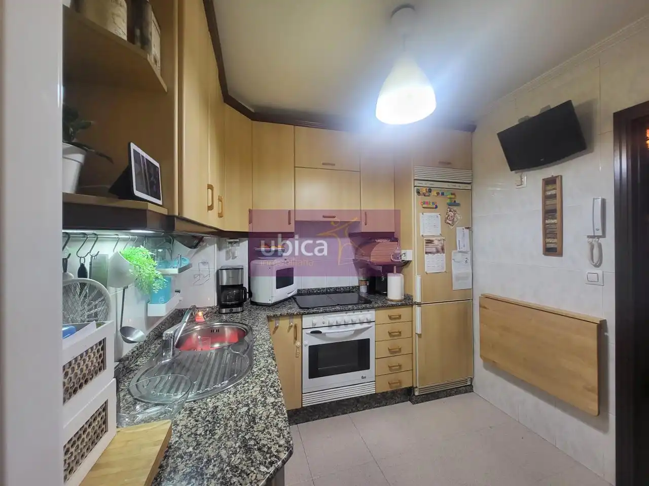 Cocina de Piso en venta en Vigo  con Calefacción, Parquet y Trastero