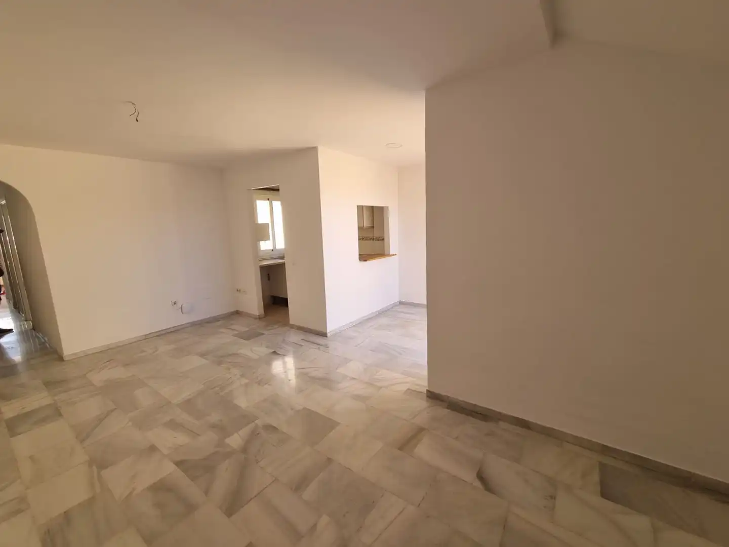 Piso en venta en Fuengirola con Terraza y Piscina comunitaria