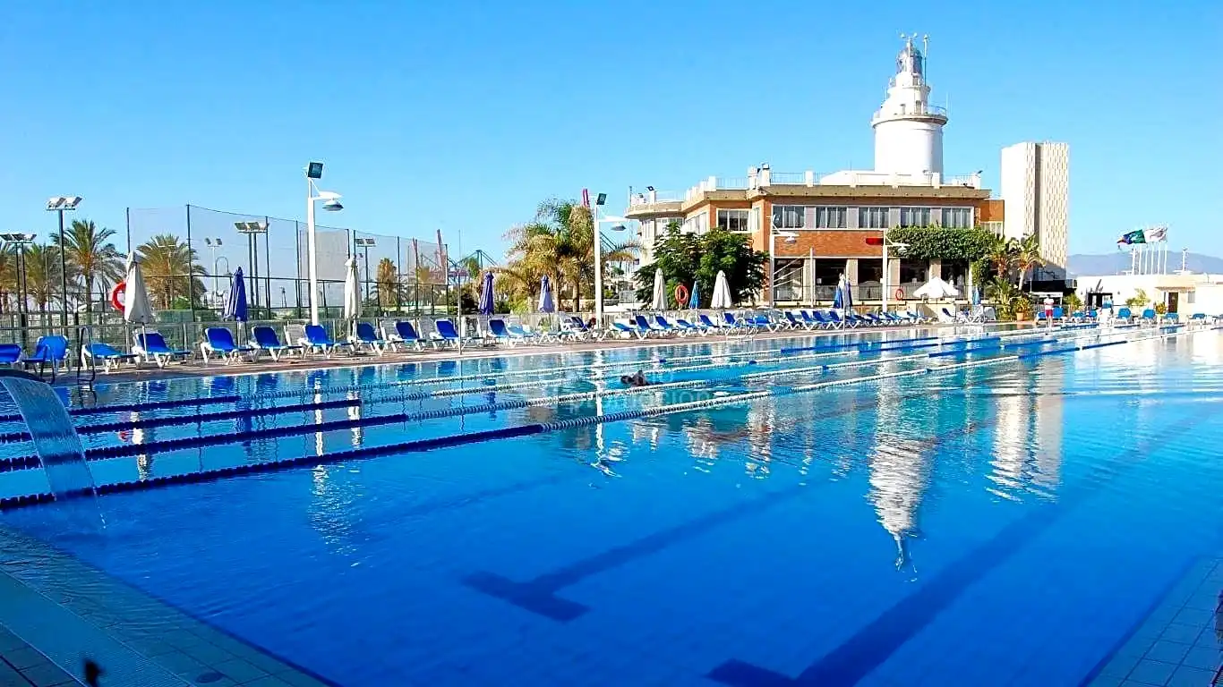 Piscina de Dúplex en venda en Málaga amb Aire condicionat, Calefacció i Terrassa