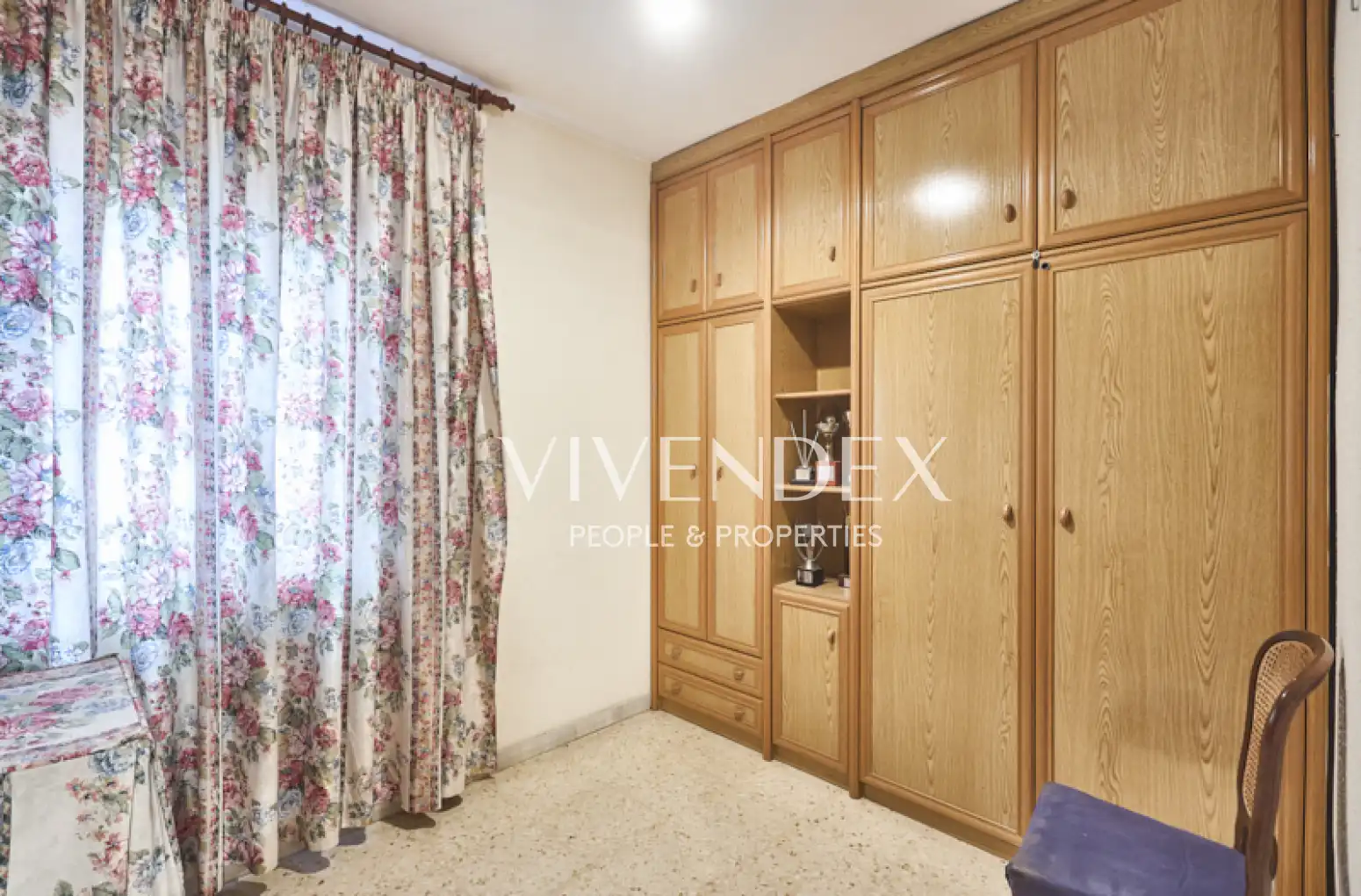 Habitación de Ático en venta en L'Hospitalet de Llobregat con Aire acondicionado, Calefacción y Terraza