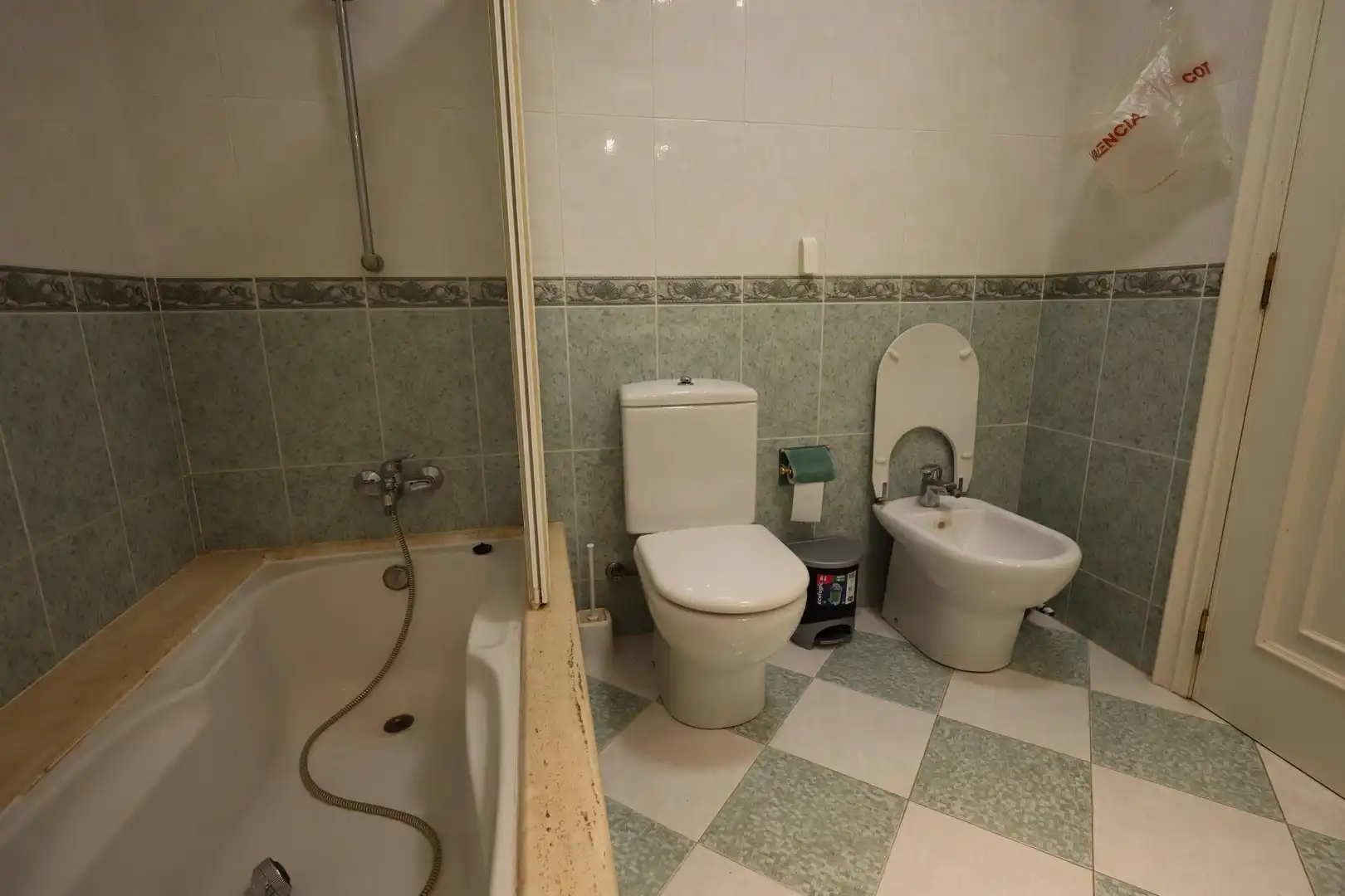 Baño de Casa o chalet en venta en Chiva con Aire acondicionado, Calefacción y Jardín privado
