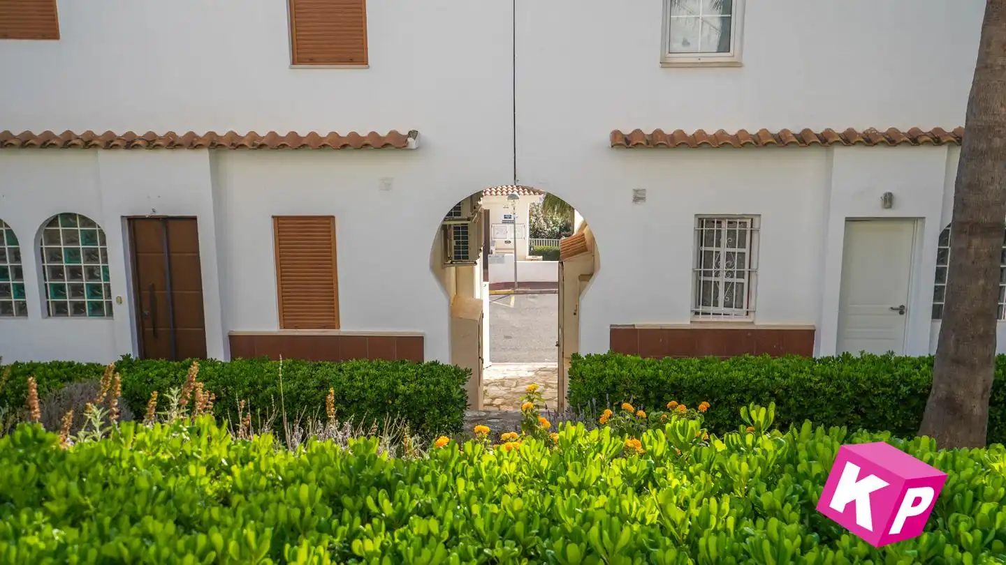 Vista exterior de Casa o xalet en venda en Santa Pola amb Jardí privat, Terrassa i Traster
