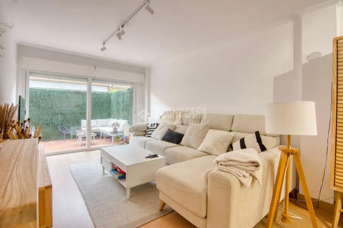 Sala de estar de Casa adosada en venta en Torrelavega  con Calefacción, Terraza y Trastero