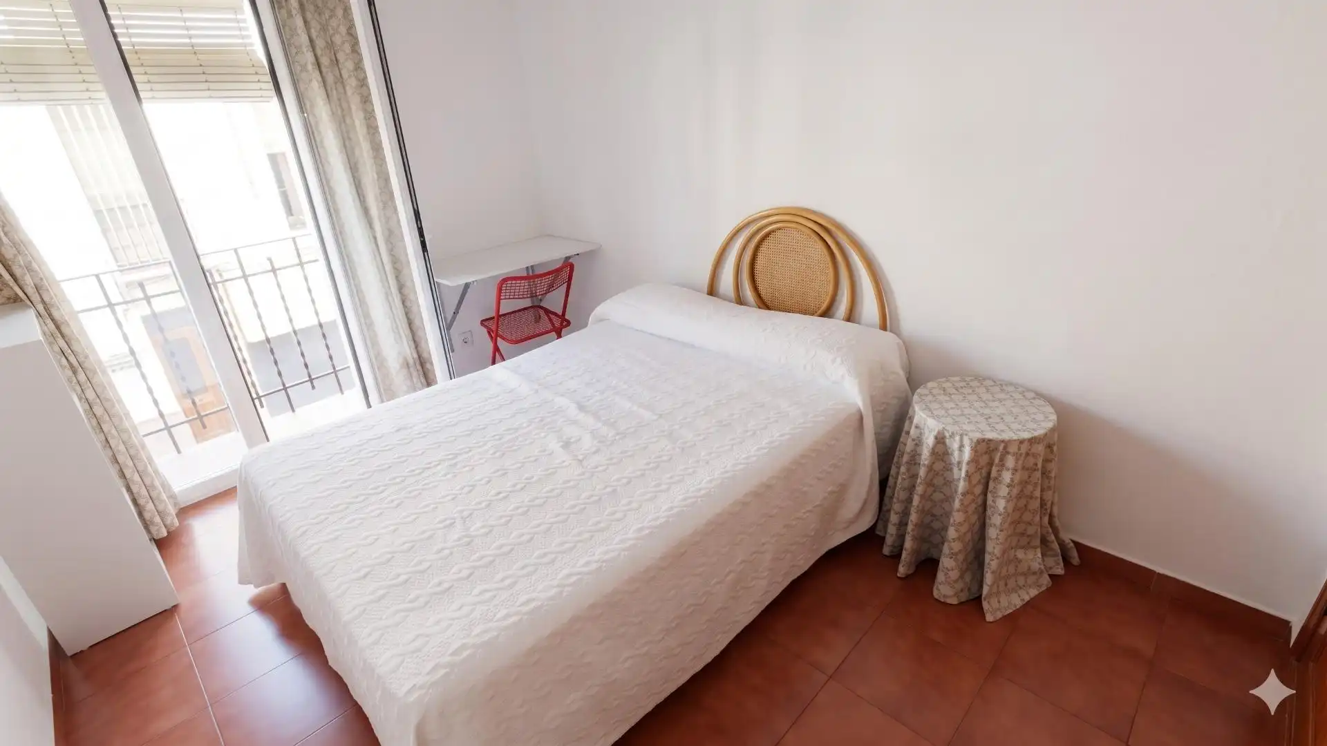 Bedroom of Flat for rent in Granada  with Heating, Furnished and Balcony