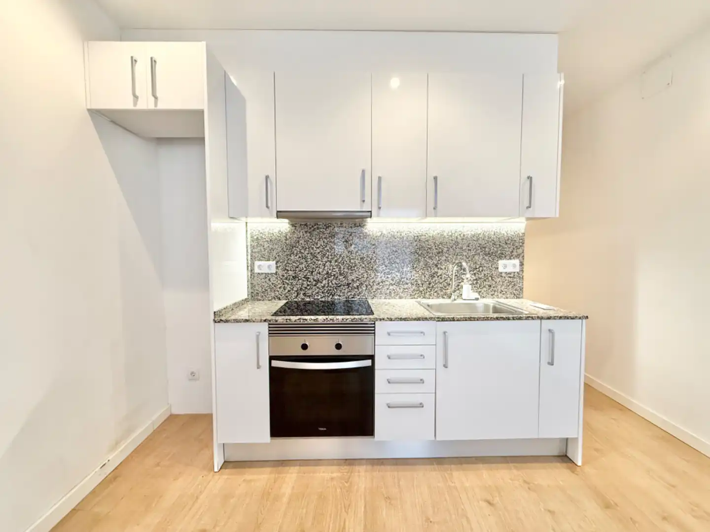 Cocina de Estudio en venta en Barcelona con Aire acondicionado, Calefacción y Parquet