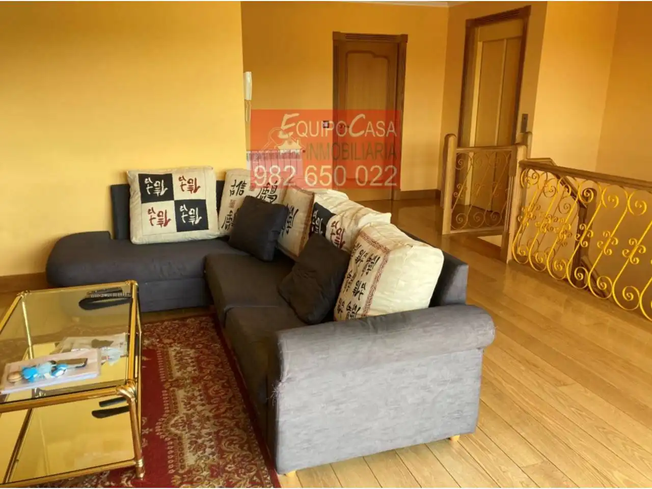 Wohnzimmer von Einfamilien-Reihenhaus zum Verkauf in Lugo mit Heizung, Privatgarten und Parkett
