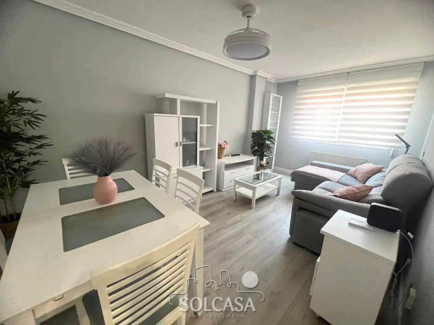 Sala d'estar de Pis en venda en Valladolid amb Calefacció, Parquet i Traster