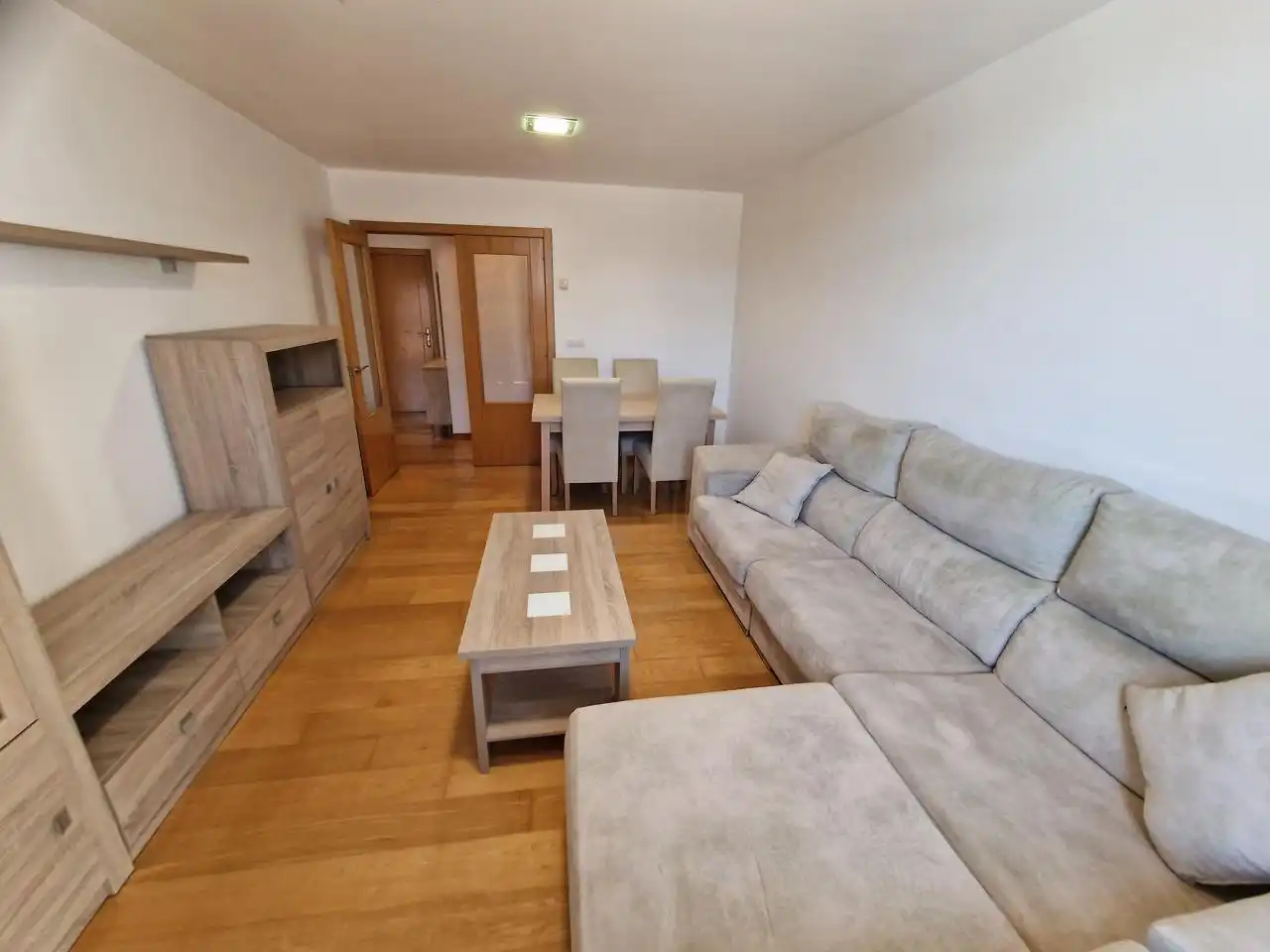 Sala d'estar de Pis de lloguer en Ourense Capital  amb Calefacció, Parquet i Terrassa