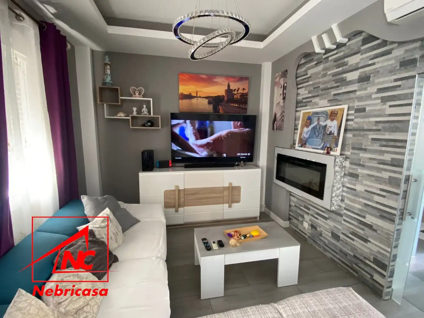 Sala de estar de Casa o chalet en venta en Las Cabezas de San Juan con Terraza, Trastero y Balcón