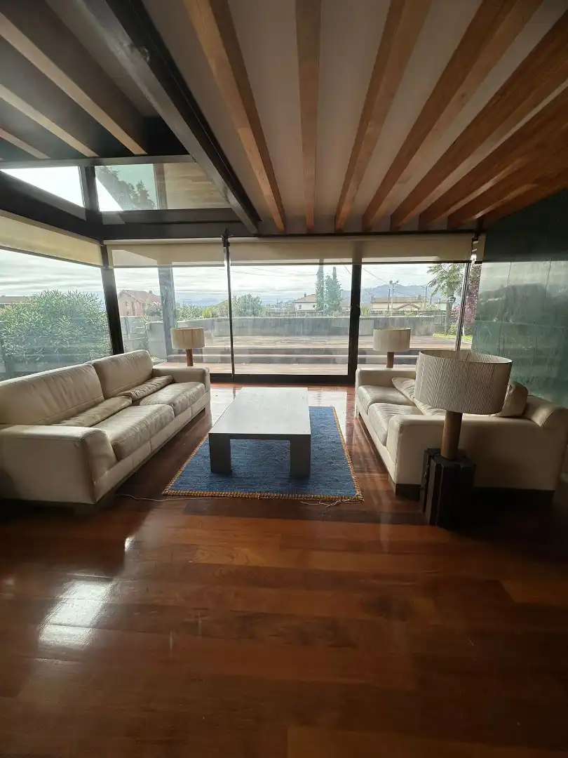 Sala de estar de Casa o chalet en venta en Llanera con Calefacción, Jardín privado y Terraza