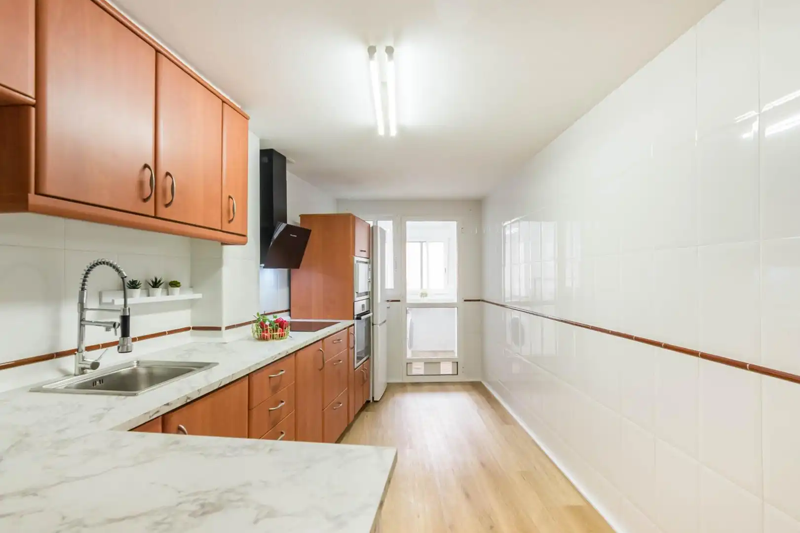 Küche von Wohnung zum Verkauf in Santomera mit Klimaanlage, Privatgarten und Abstellraum