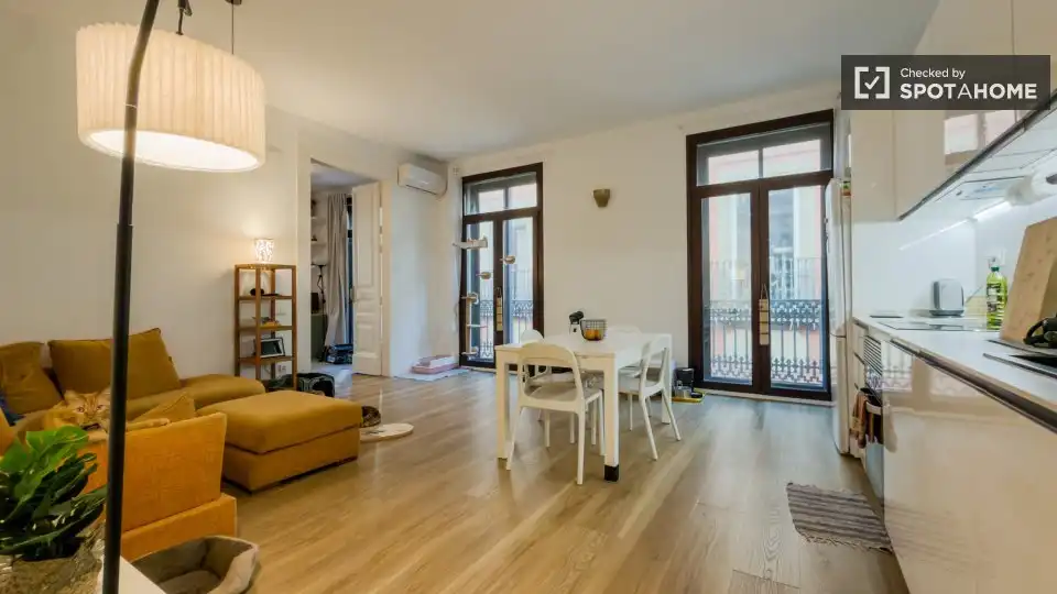Appartamento con terrazza in affitto a Ciutat Vella