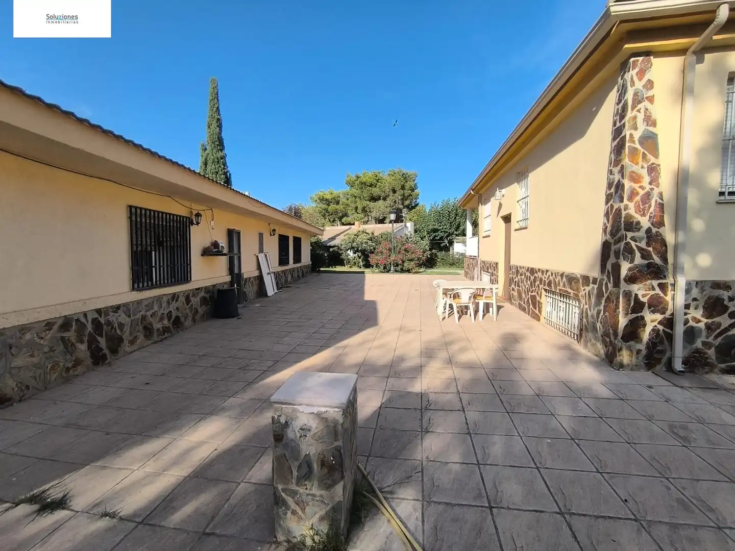 Vista exterior de Casa o xalet en venda en Albacete amb Aire condicionat, Calefacció i Jardí privat