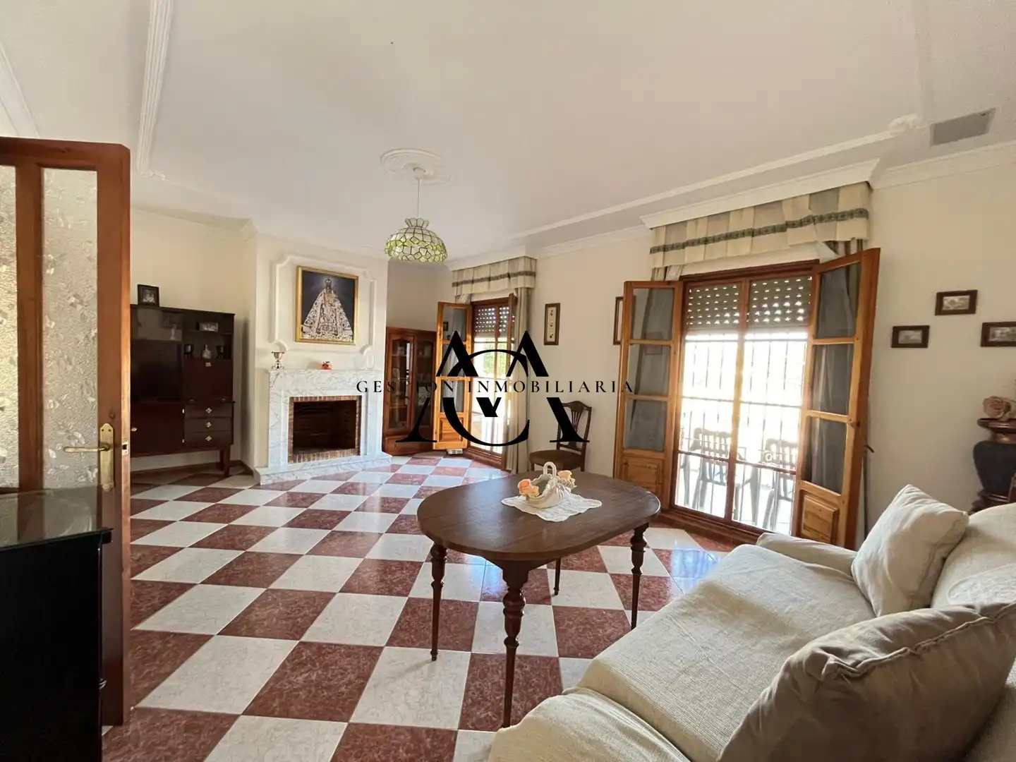 Sala de estar de Casa o chalet en venta en Lucena con Terraza y Amueblado