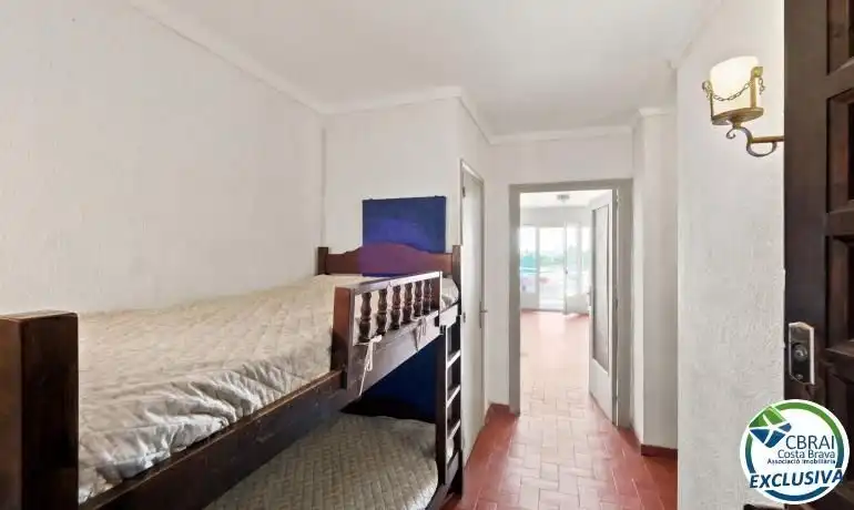 Dormitori de Apartament en venda en Empuriabrava