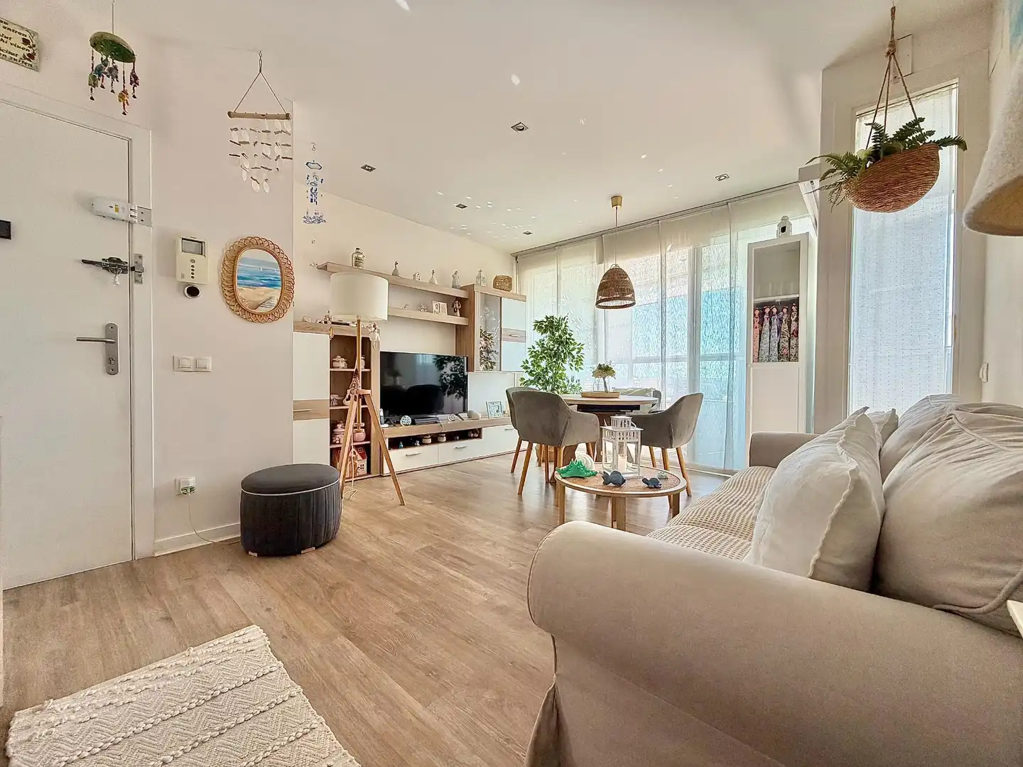Living room of Flat for sale in Terrassa  with Heating, Parquet flooring and Terrace