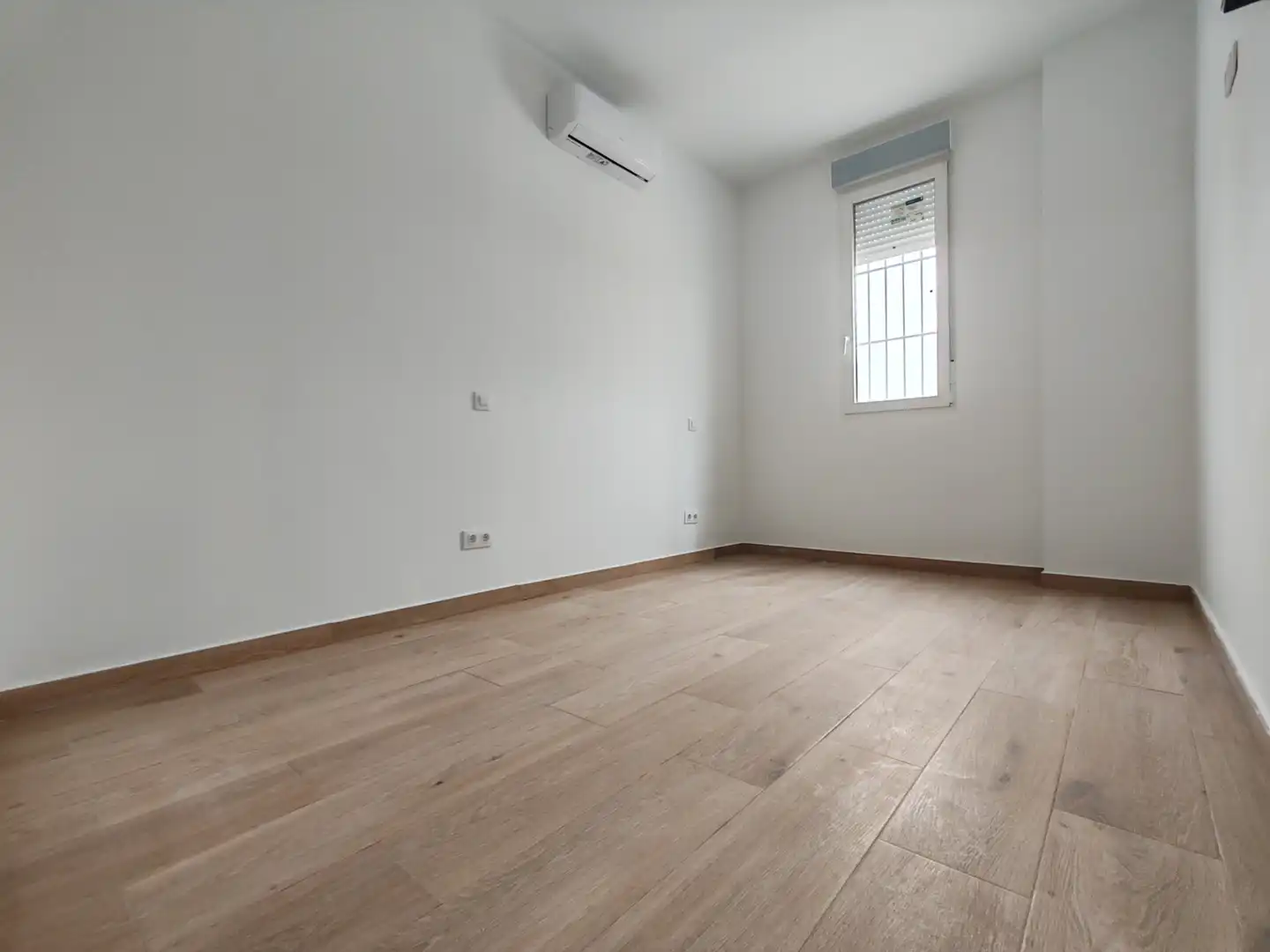 Habitación de Piso en venta en Fuenlabrada con Aire acondicionado, Calefacción y Alarma