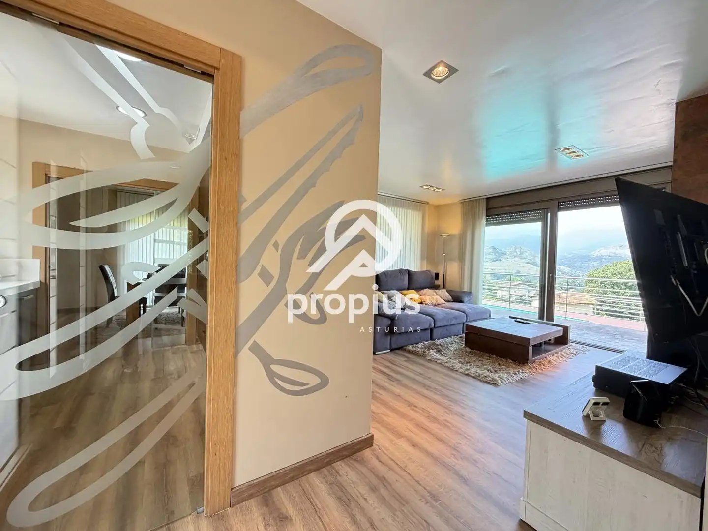 Sala de estar de Casa o chalet en venta en Cangas de Onís con Calefacción, Terraza y Trastero