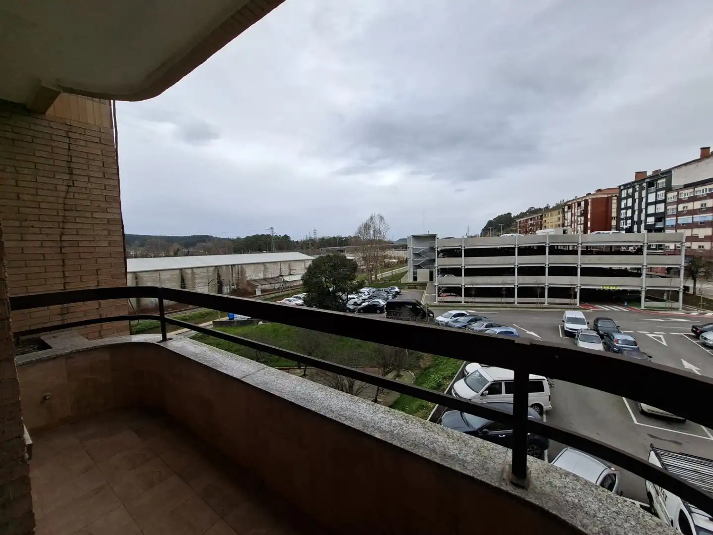 Parking de Piso en venta en Torrelavega  con Calefacción, Trastero y Balcón