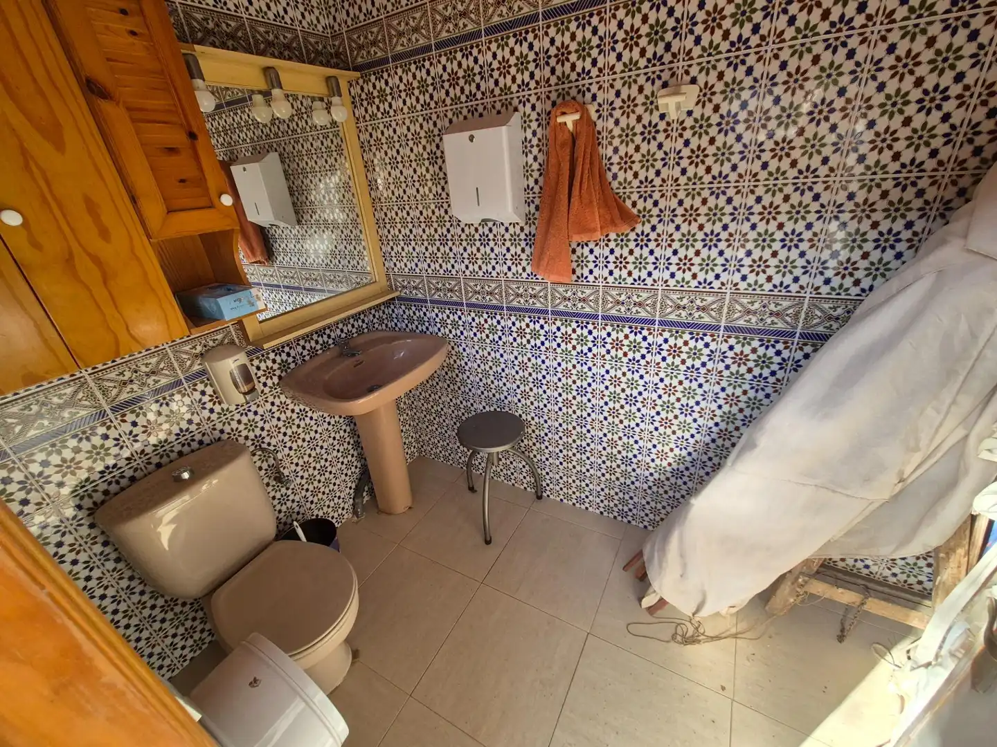 Bany de Casa o xalet en venda en Petrer amb Calefacció, Jardí privat i Terrassa