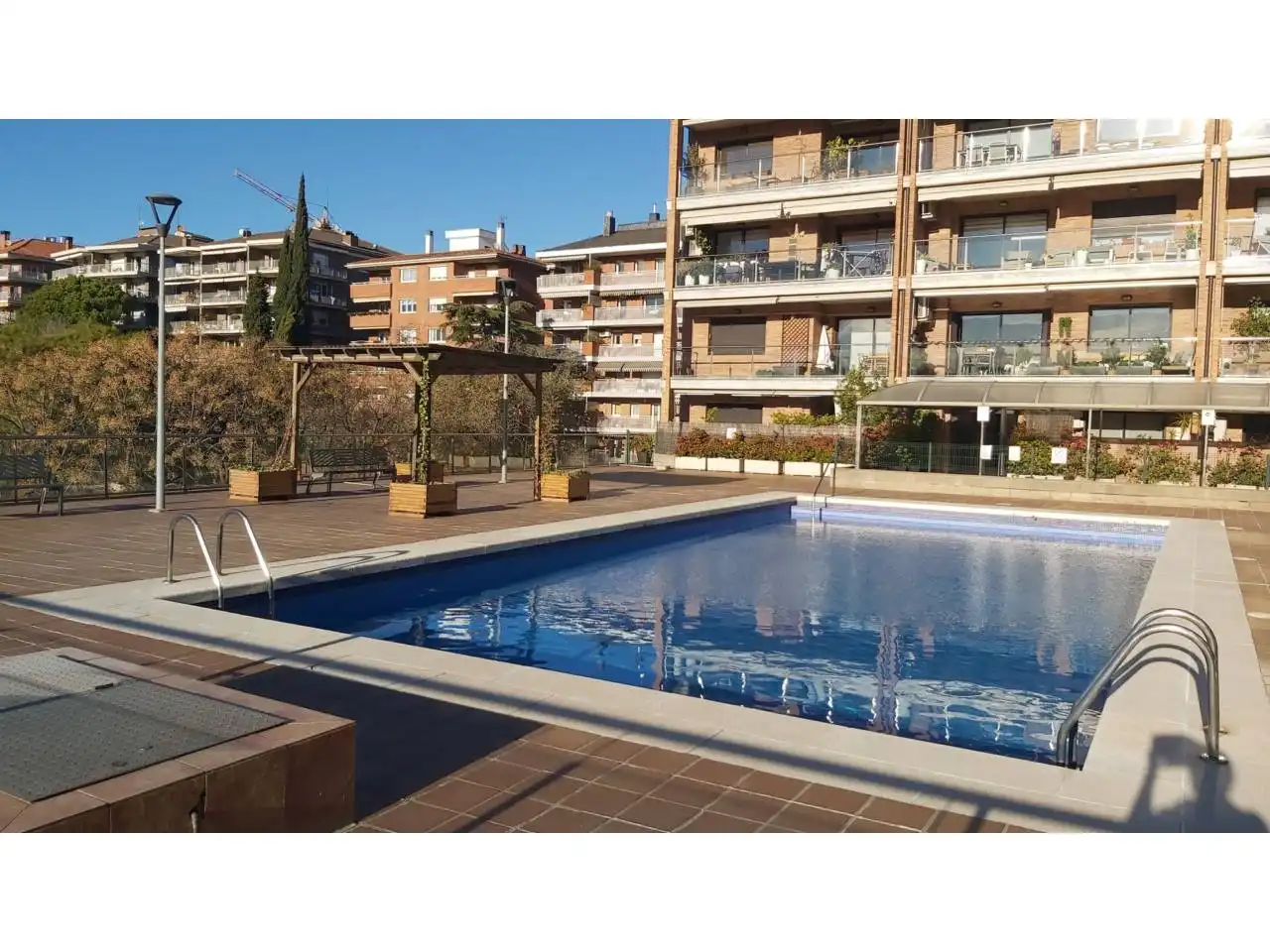 Swimming pool of Flat for sale in Sant Cugat del Vallès  with Air Conditioner, Heating and Parquet flooring