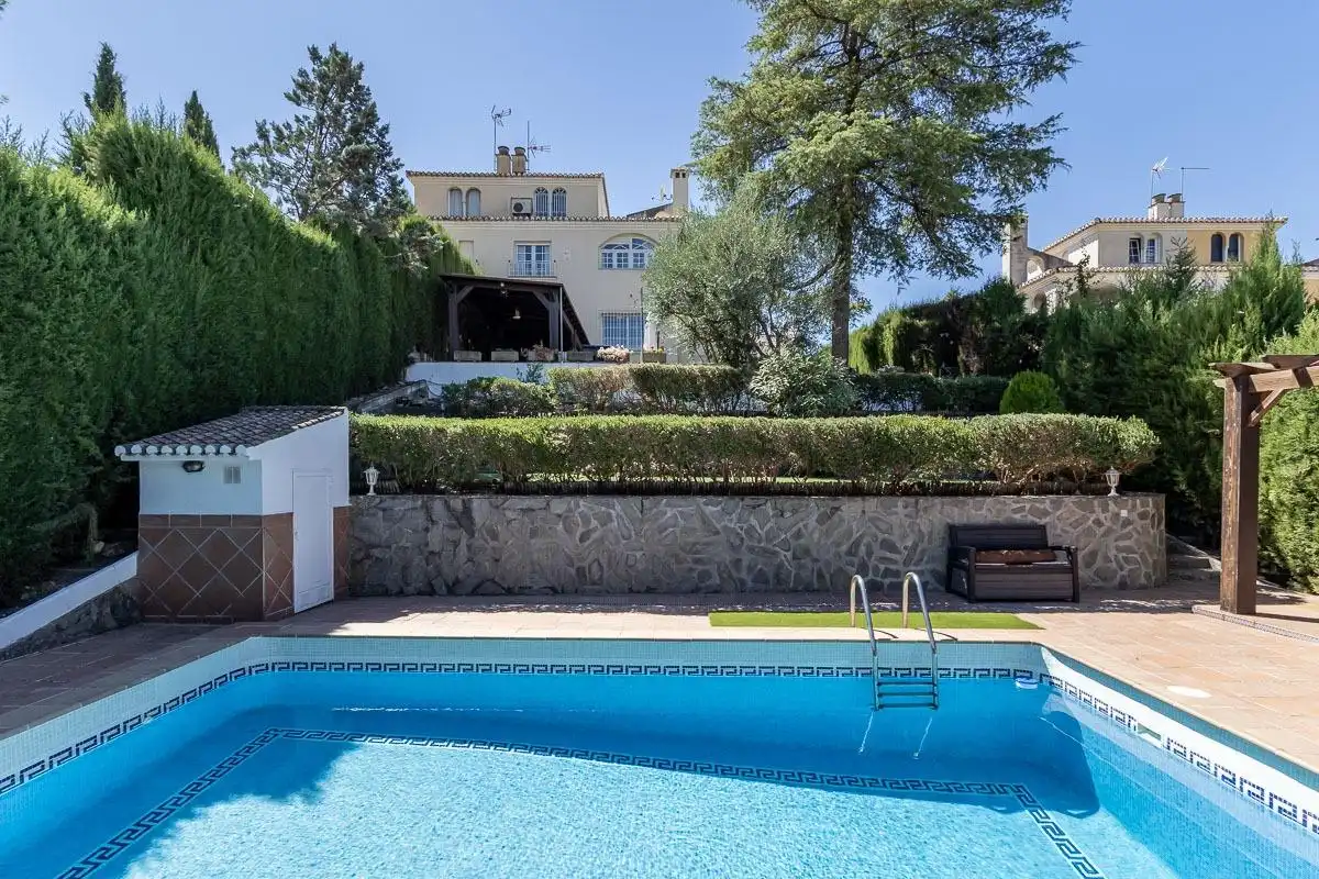 Casa con piscina en venta en Altos de la Zubia, imagen 4