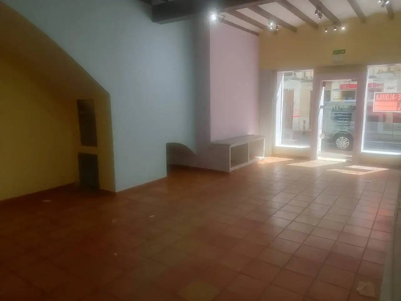 Geschaftsraum zur Miete in Oliva