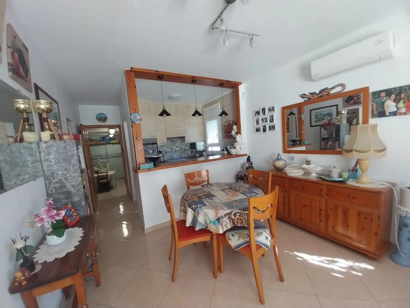 Esszimmer von Einfamilien-Reihenhaus zum Verkauf in Empuriabrava