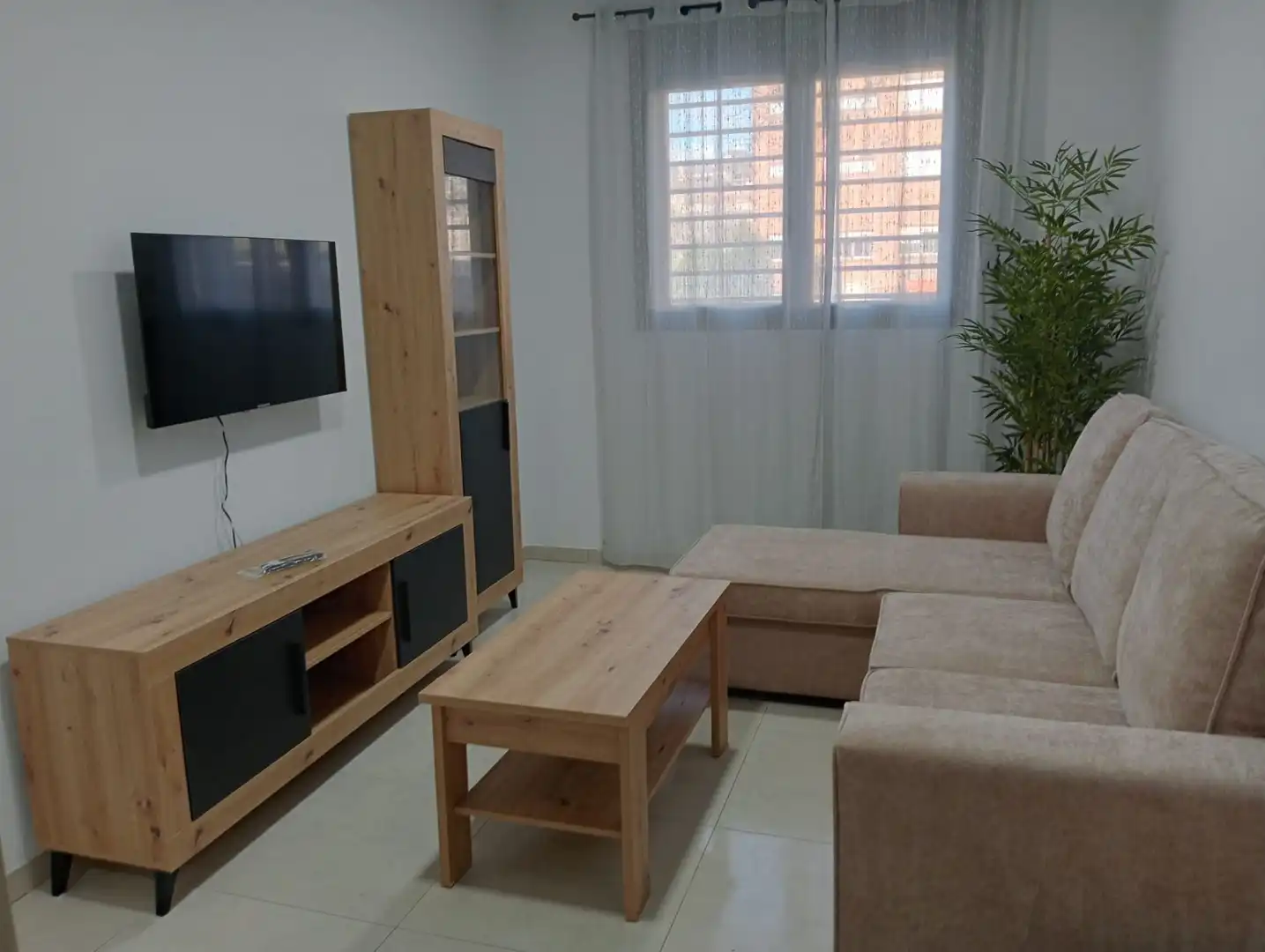 Wohnzimmer von Wohnungen zur Miete in Cáceres mit Klimaanlage, Heizung und Möbliert