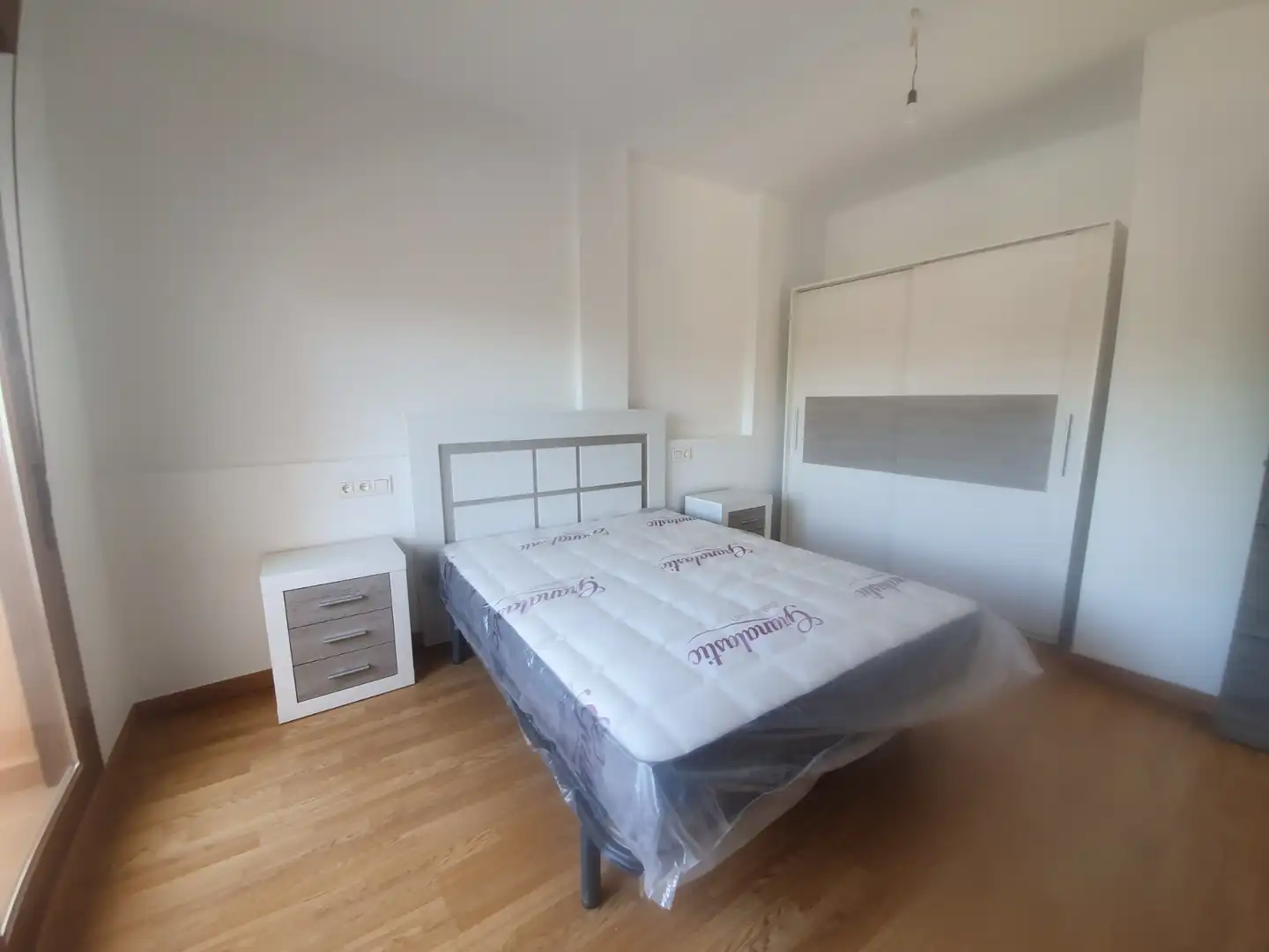 Dormitori de Casa adosada en venda en Guadix amb Terrassa, Traster i Moblat