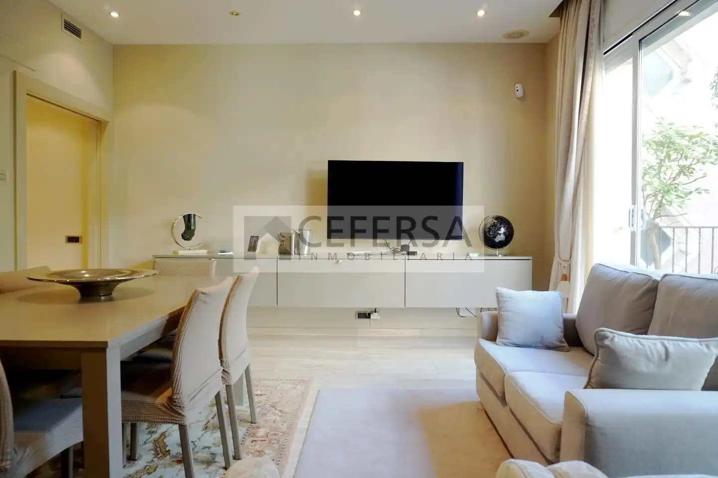 Sala d'estar de Casa o xalet en venda en Barcelona amb Aire condicionat, Jardí privat i Terrassa