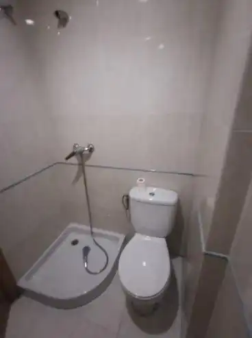 Bany de Pis en venda en Ourense Capital  amb Calefacció, Parquet i Terrassa
