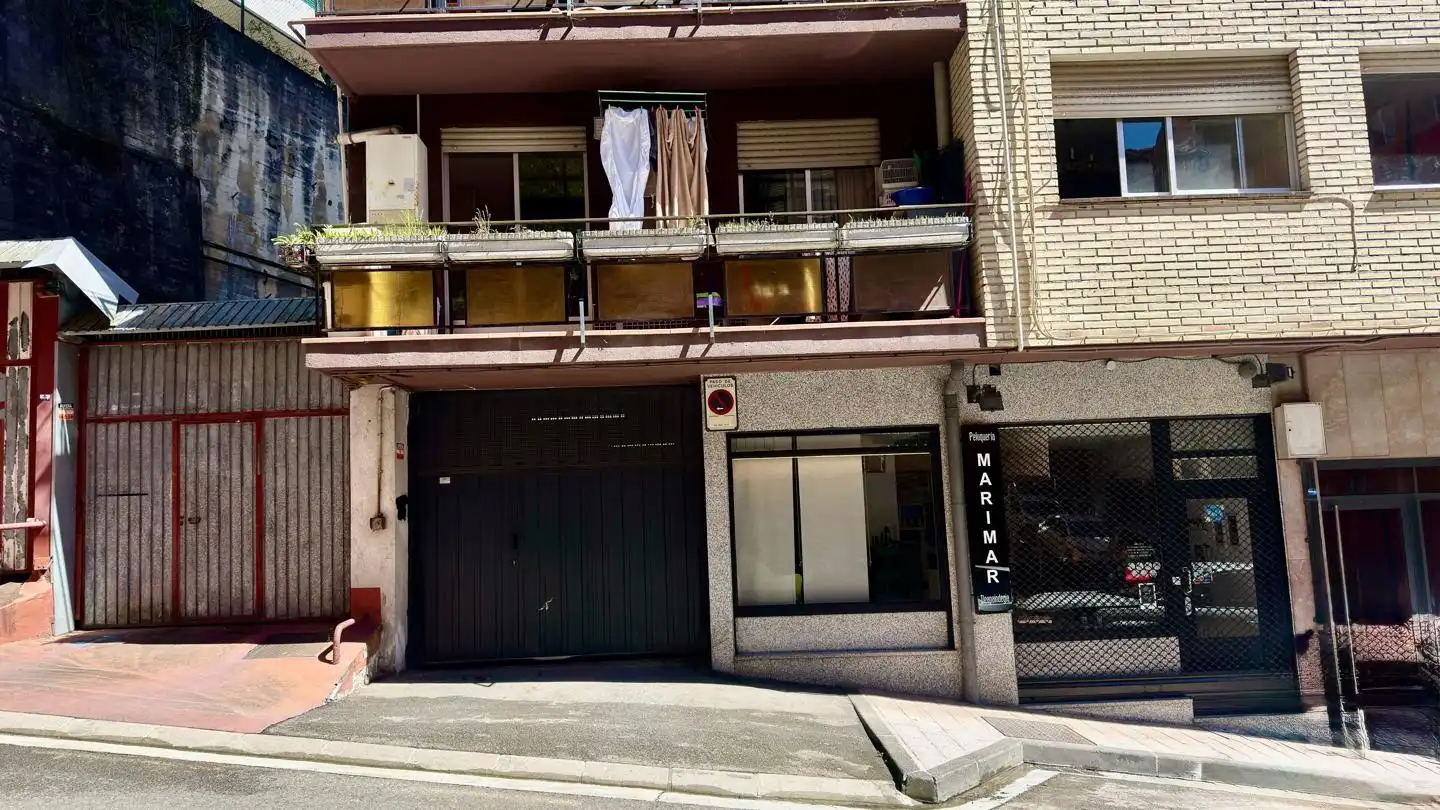 Außenansicht von Garage zum Verkauf in Eibar