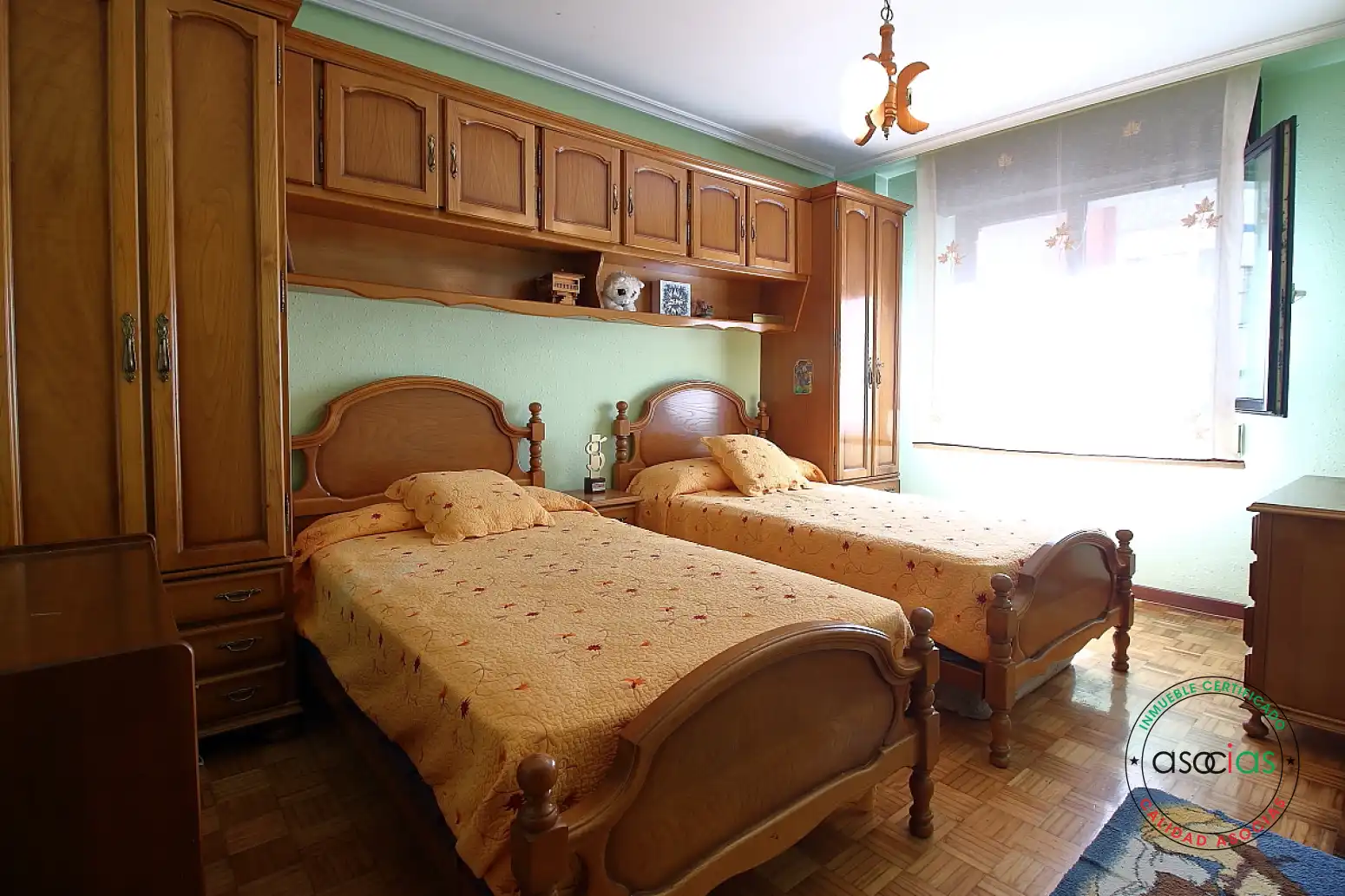 Habitación de Piso en venta en Gijón  con Calefacción, Parquet y Terraza